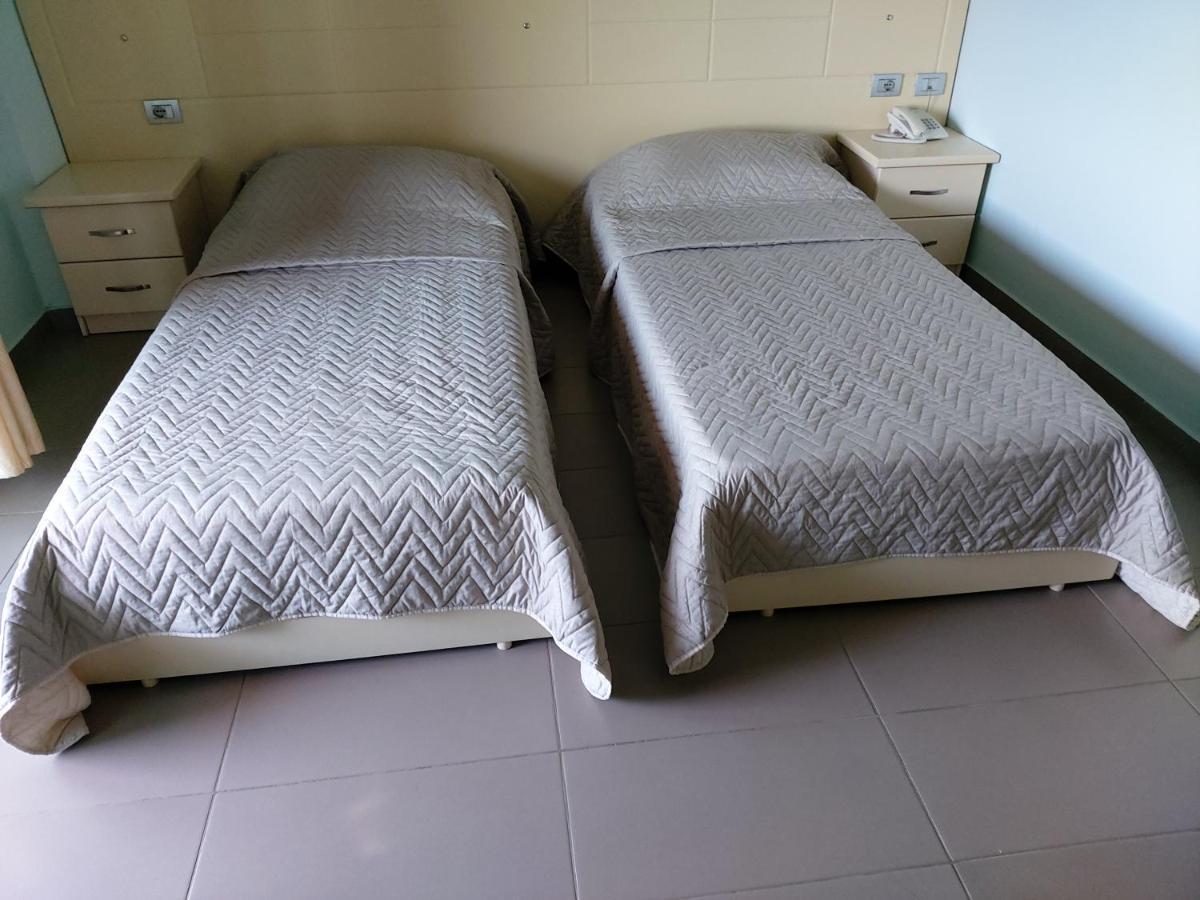 Hotel Piazza Peshkopi Luaran gambar