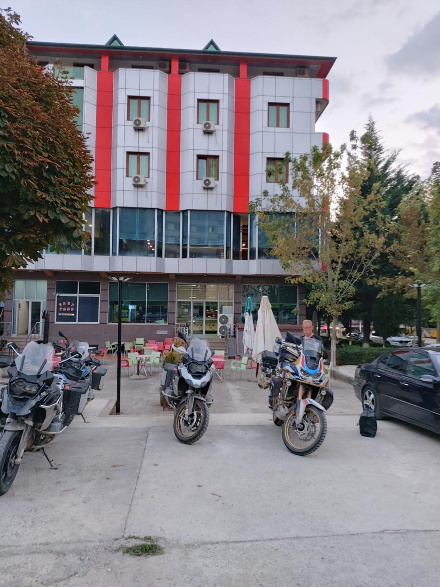 Hotel Piazza Peshkopi Luaran gambar