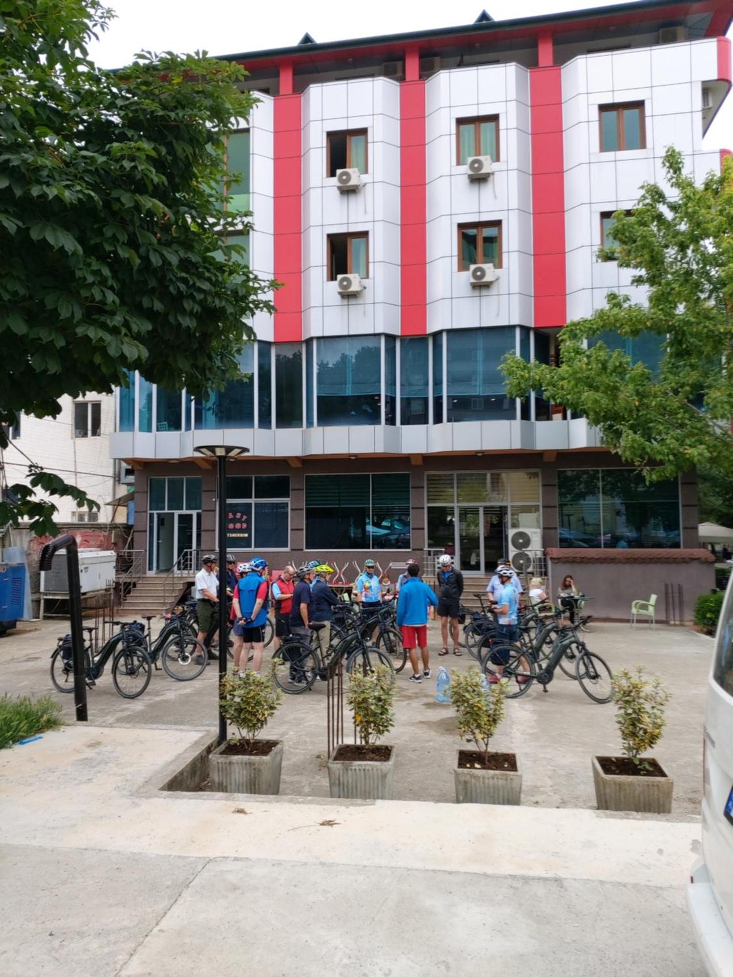 Hotel Piazza Peshkopi Luaran gambar