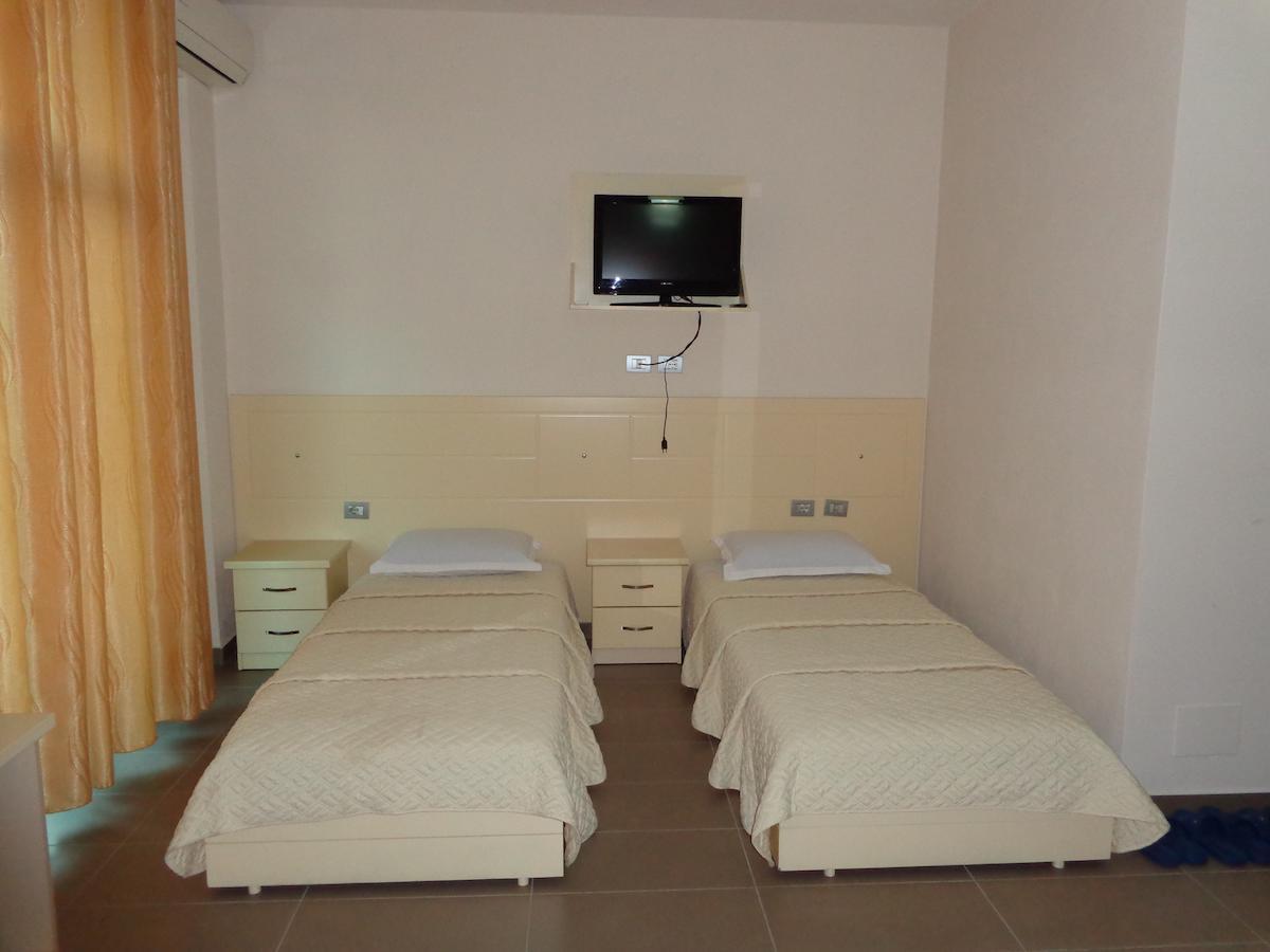 Hotel Piazza Peshkopi Bilik gambar