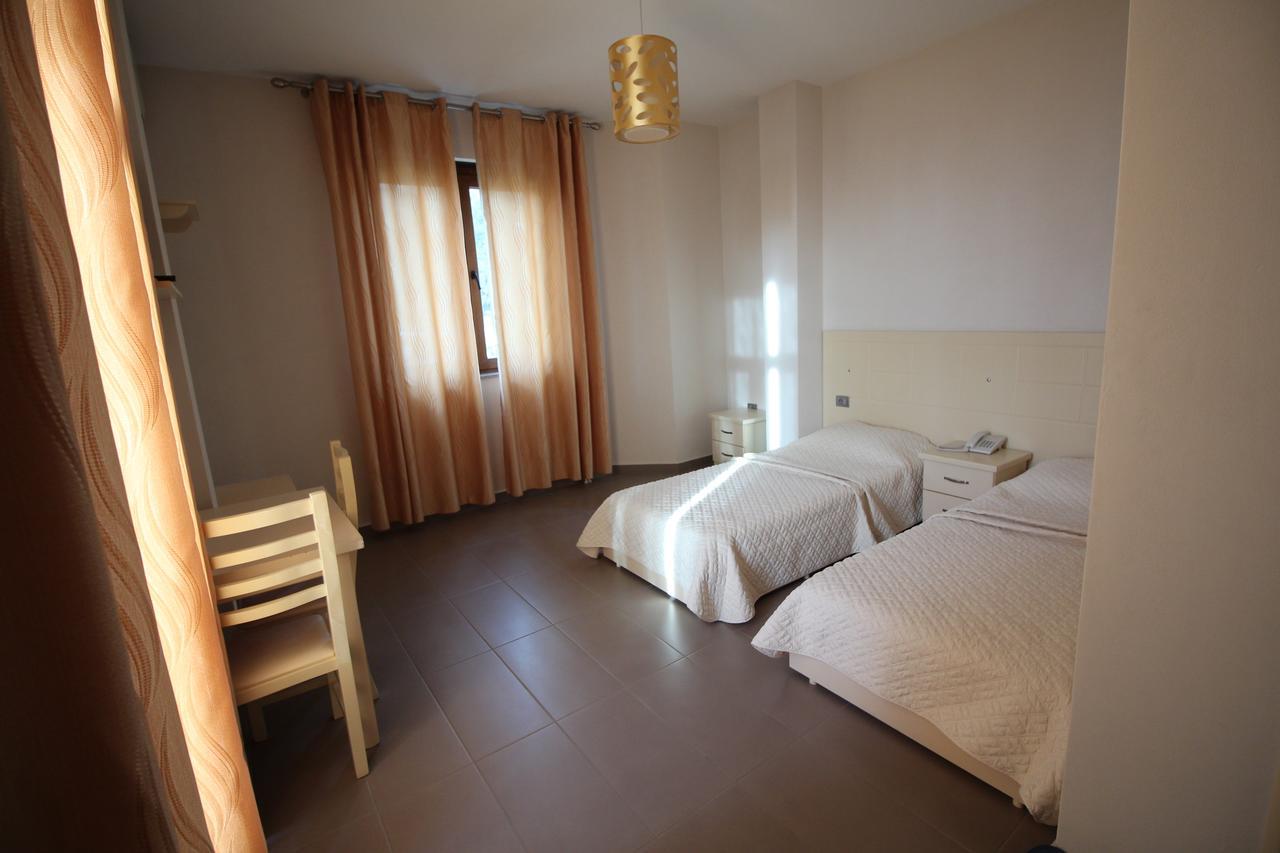 Hotel Piazza Peshkopi Luaran gambar