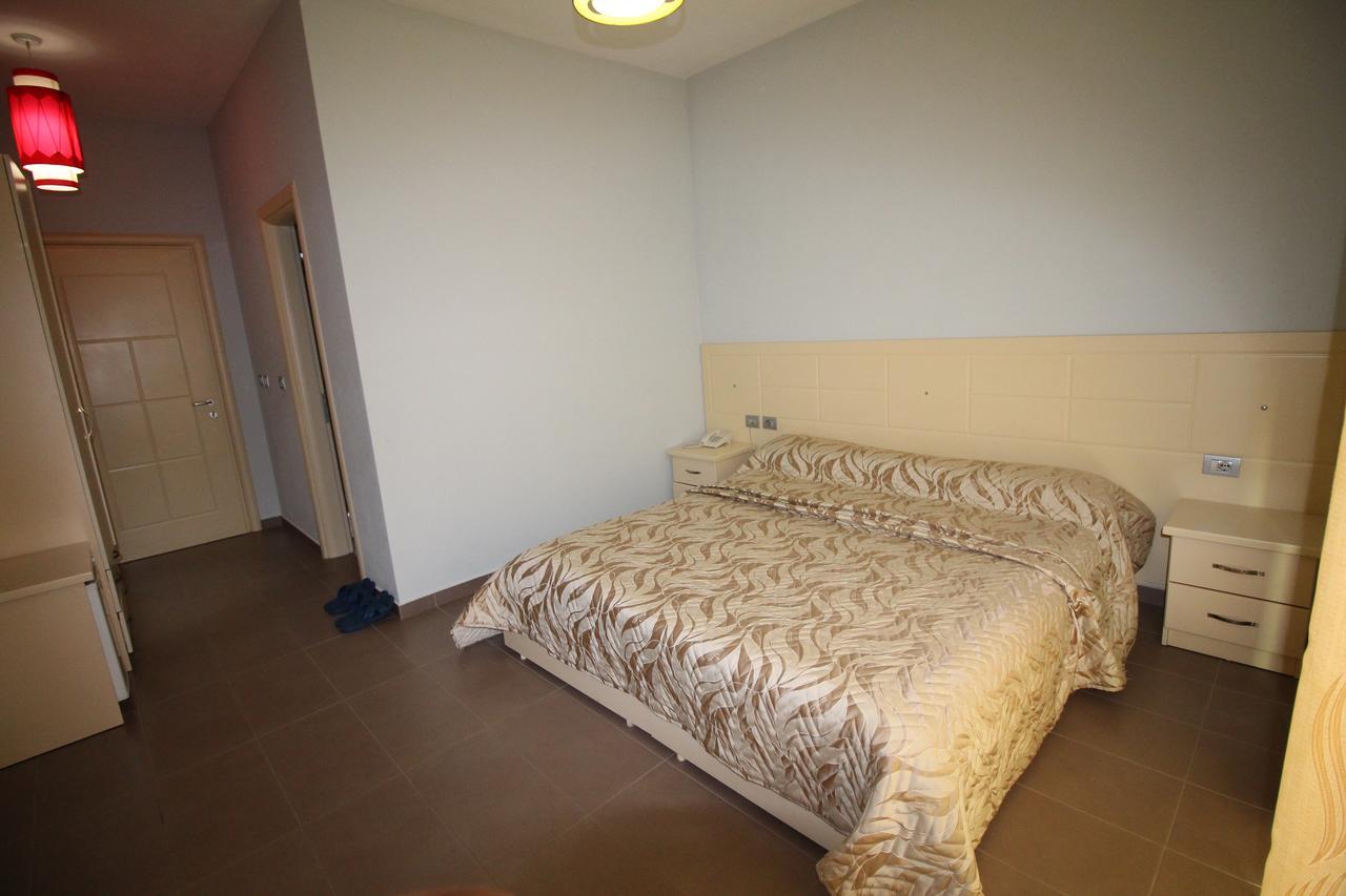 Hotel Piazza Peshkopi Luaran gambar