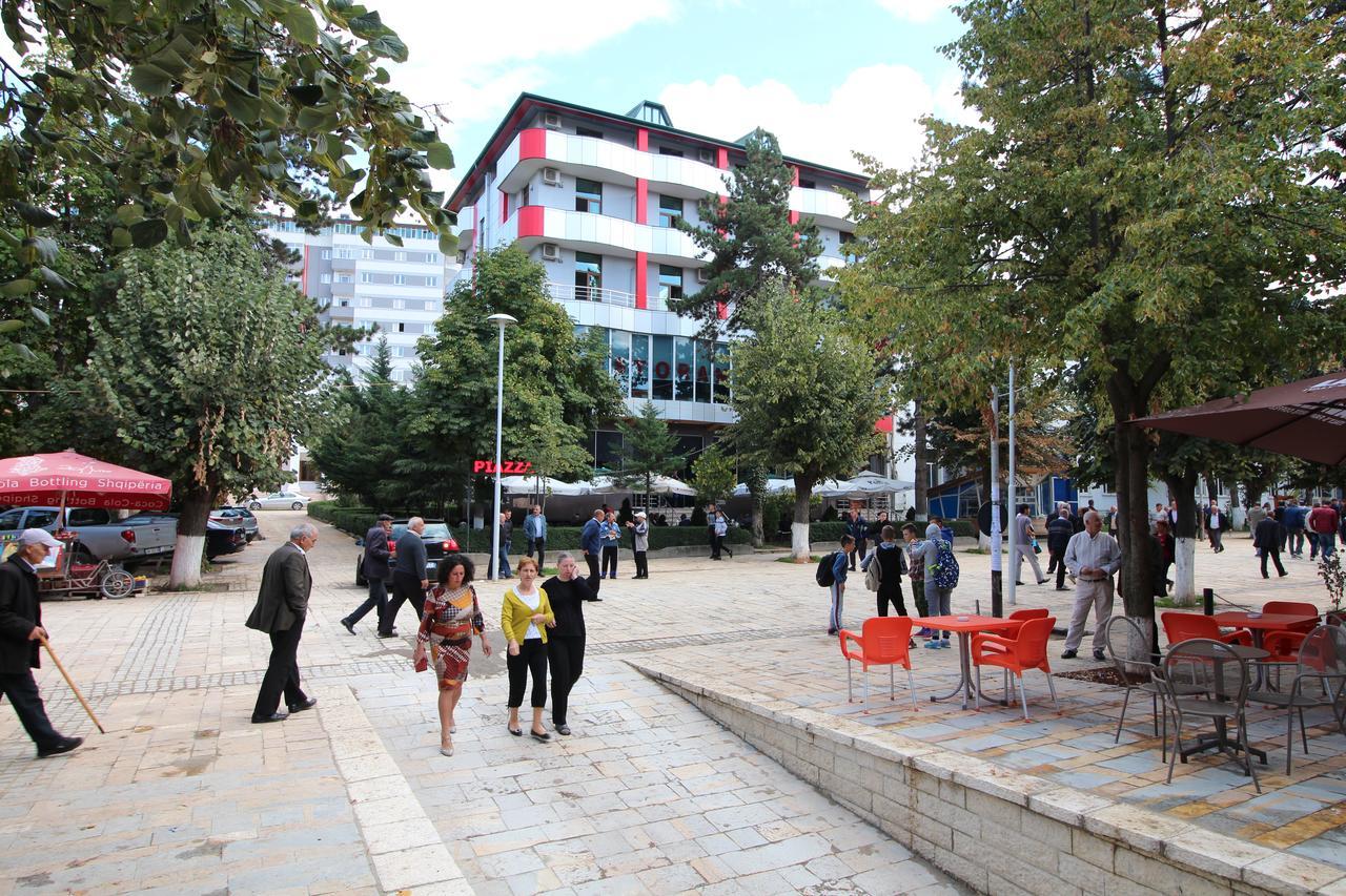 Hotel Piazza Peshkopi Luaran gambar