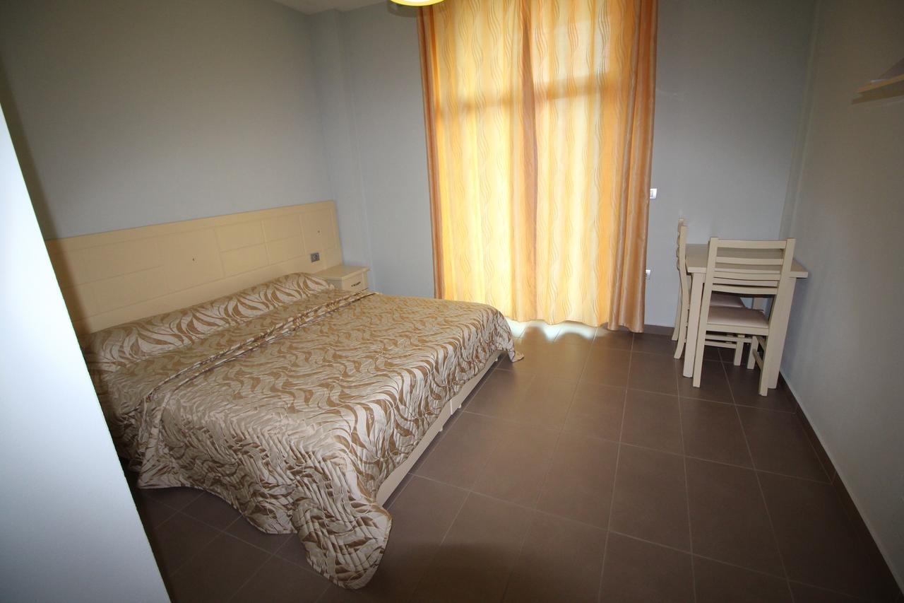Hotel Piazza Peshkopi Luaran gambar