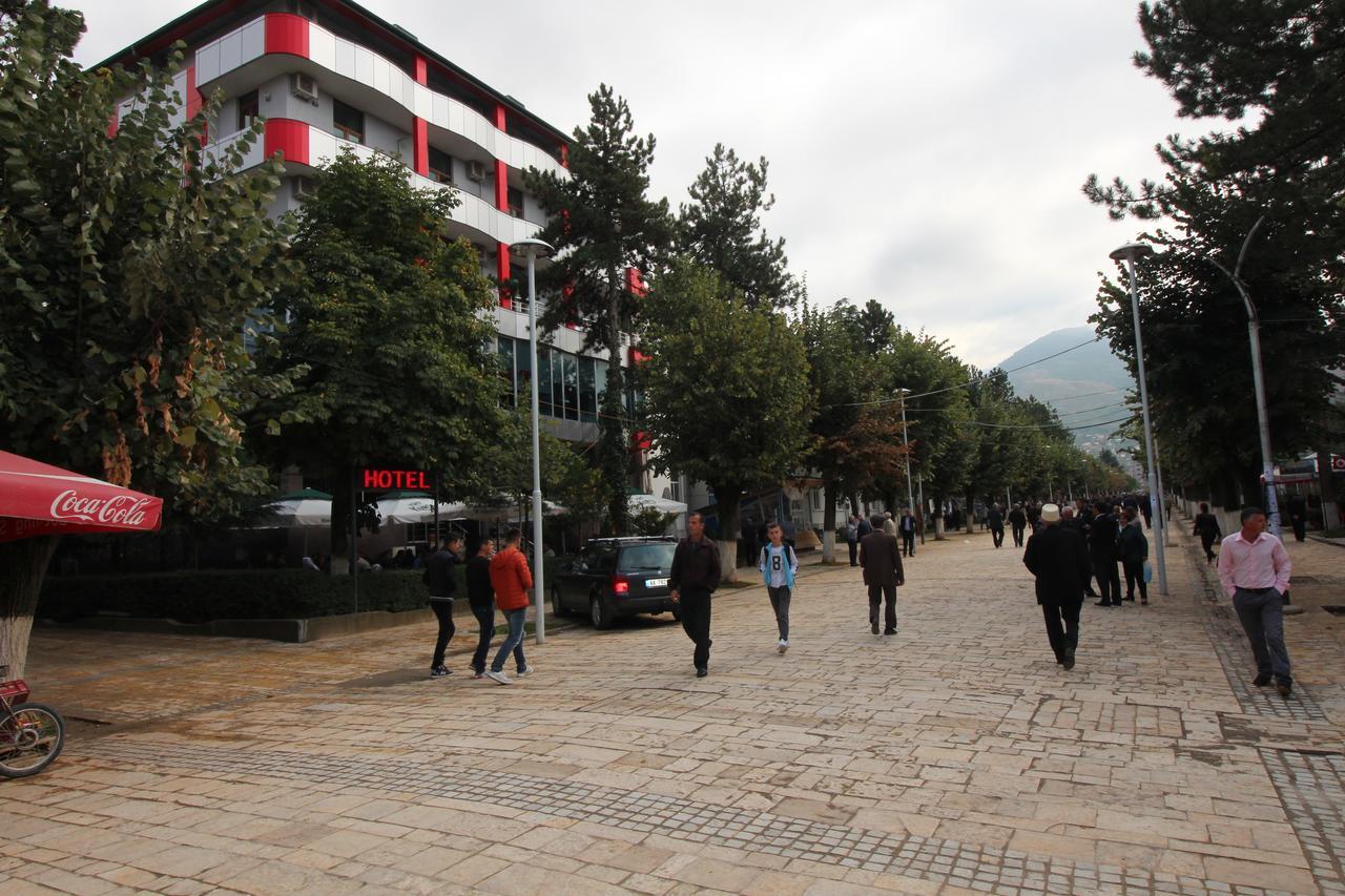 Hotel Piazza Peshkopi Luaran gambar