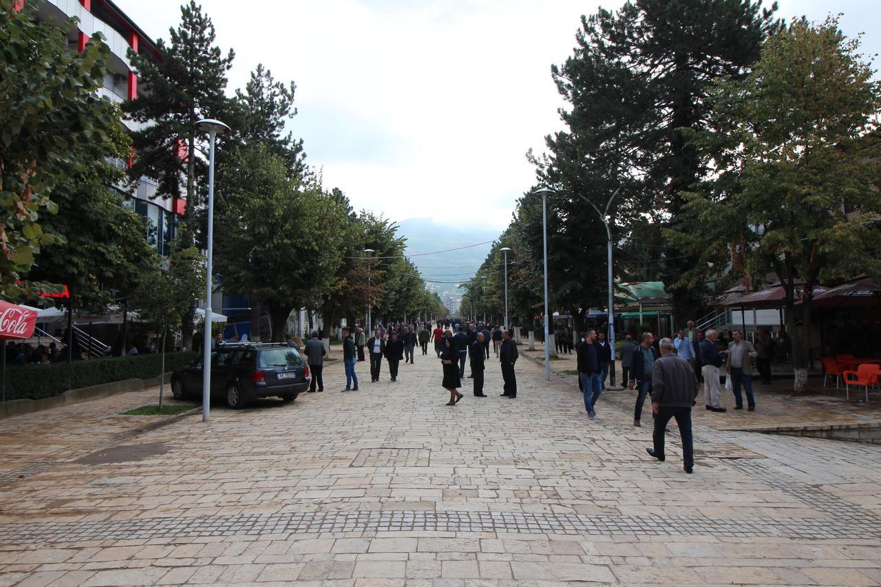 Hotel Piazza Peshkopi Luaran gambar