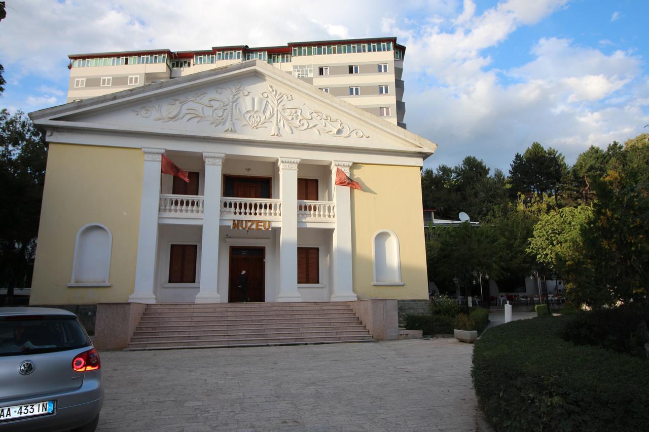 Hotel Piazza Peshkopi Luaran gambar
