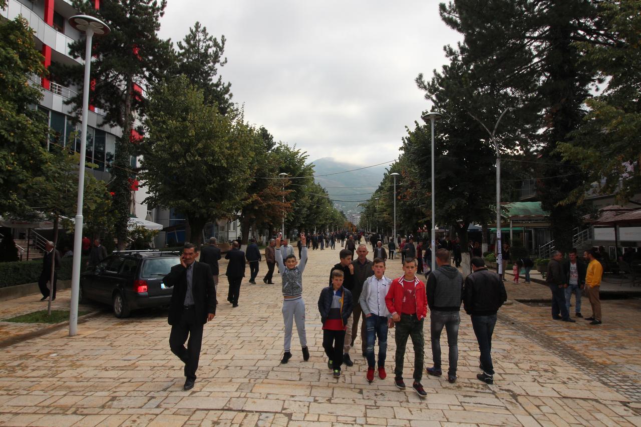 Hotel Piazza Peshkopi Luaran gambar