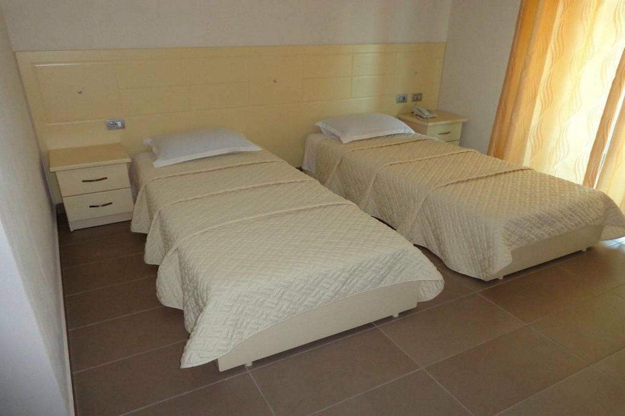 Hotel Piazza Peshkopi Luaran gambar