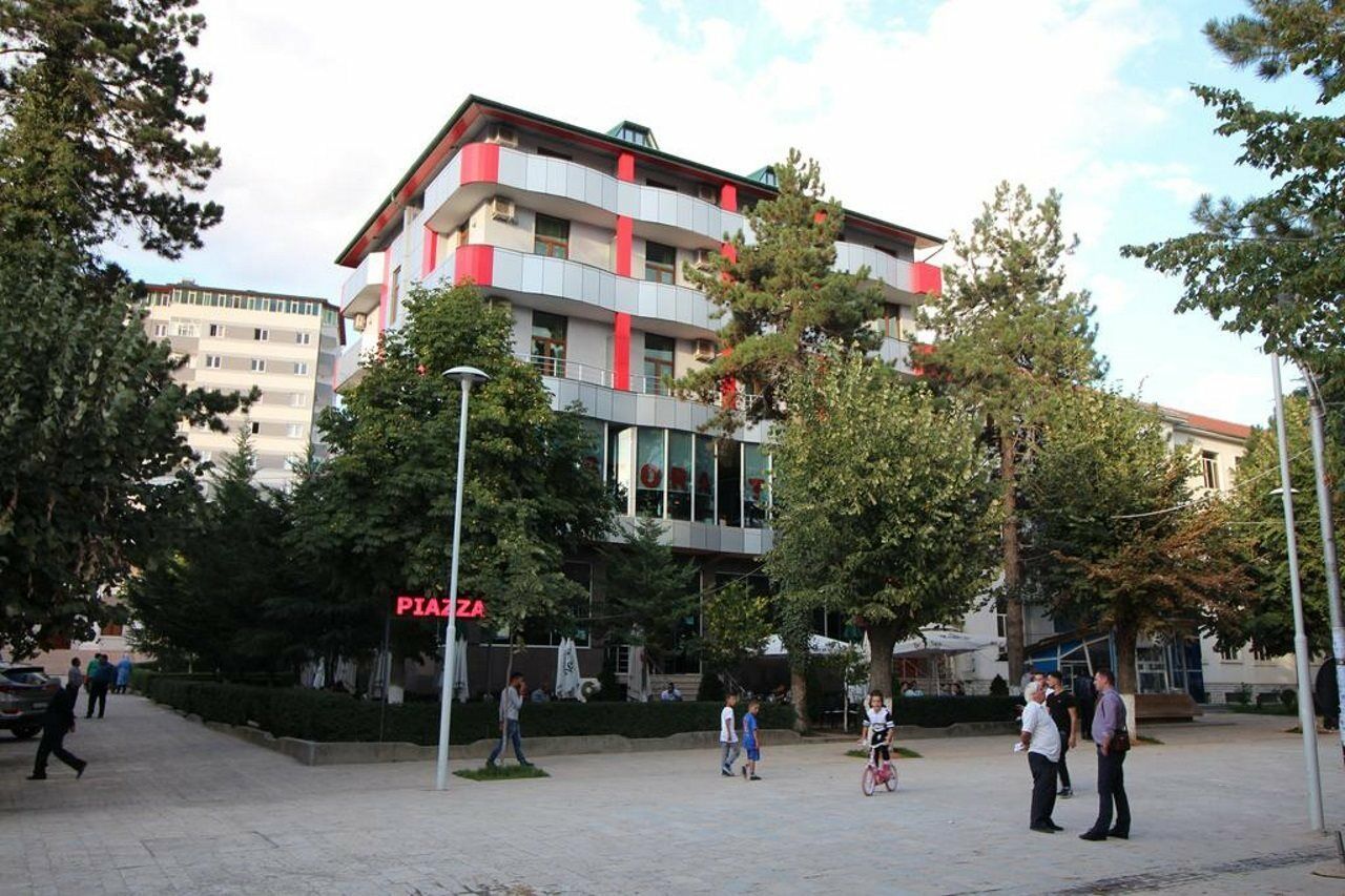 Hotel Piazza Peshkopi Luaran gambar