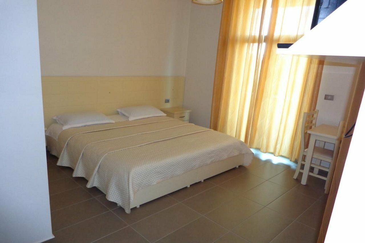 Hotel Piazza Peshkopi Luaran gambar